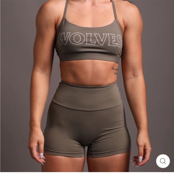 Darc Sport Wolves Grey Sports Bra - Picture 2 of 6